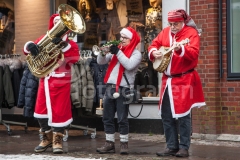 Frøsigs Jazzband spiller julemusik i gaderne i midtbyen i Grindsted