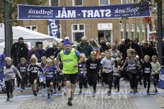 Starten på børneløbet på 1.3 km er gået - Foto: René Lind Gammelmark