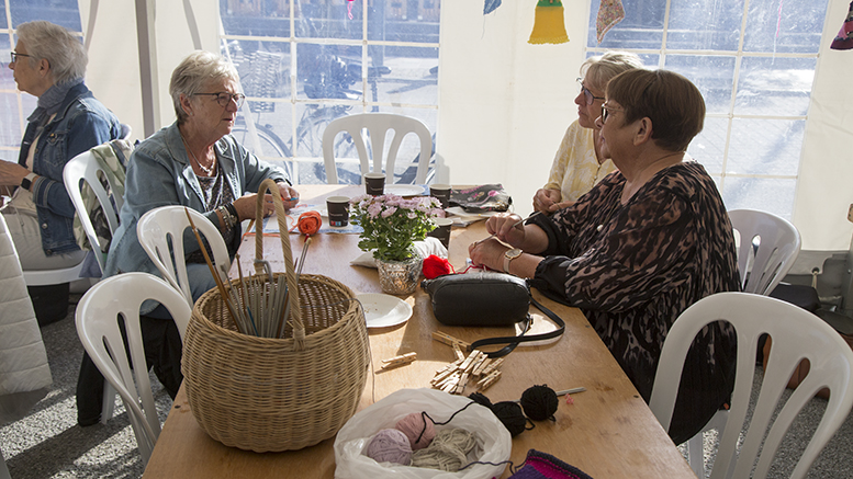 Seniorfestival - Strik og snak i Teltet