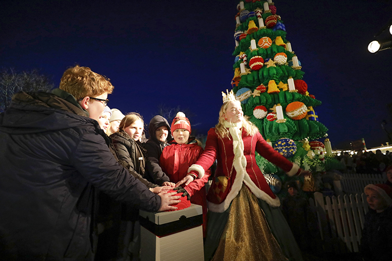 Børn fra Julemærkehjemmene tændte julelysene