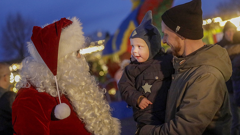 Børn fra Julemærkehjemmene tændte julelysene